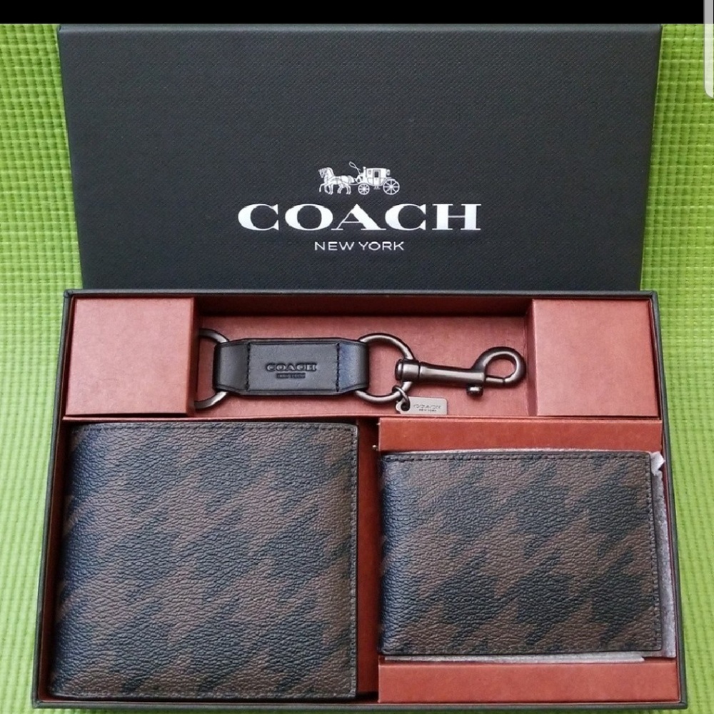 🆕️Coach 3 in 1 Wallet Gift Box Set